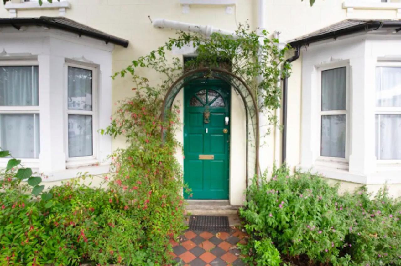 Charming, Victorian 3br Garden - Apartment *